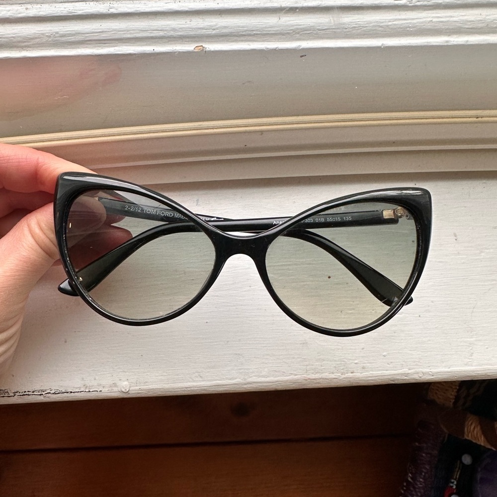 Tom Ford Black Cat-Eye Sunglasses with Gray Gradient Lenses